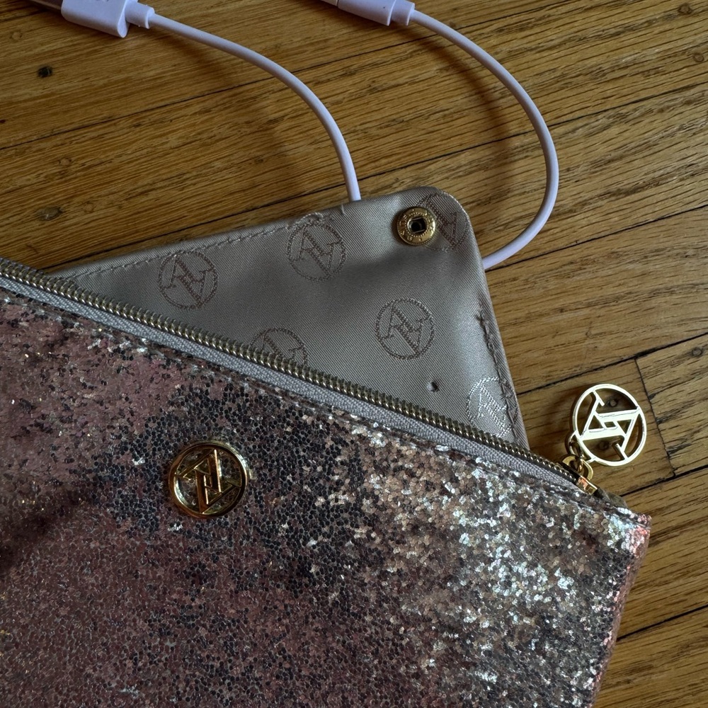 Silver Sparkle ✨ Charging Clutch